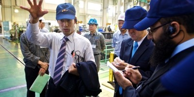 expert instructor and man taking notes